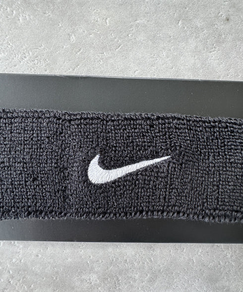 NIKE(ナイキ)/スウッシュ 刺繍 無地 ヘアバンド ヘッドバンド | IL4212003 | ブラック