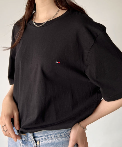 TOMMY HILFIGER(トミーヒルフィガー) / Core Flag Tee フラッグロゴ刺繍 半袖 Tシャツ | IL2222012 | ブラック