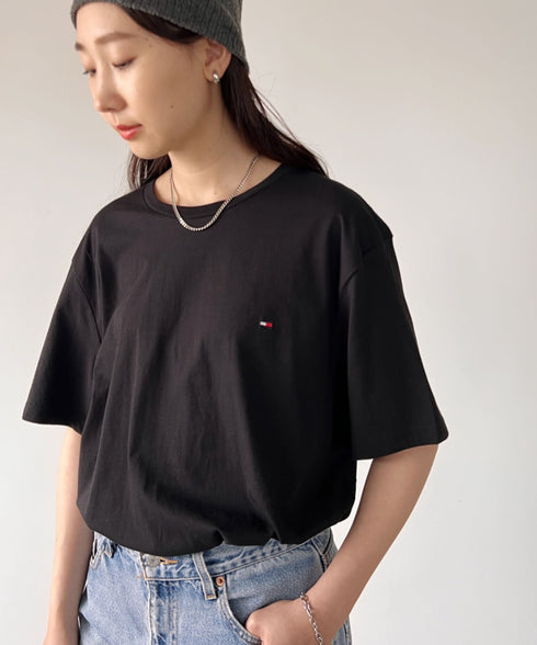 TOMMY HILFIGER(トミーヒルフィガー) / Core Flag Tee フラッグロゴ刺繍 半袖 Tシャツ | IL2222012 | ブラック