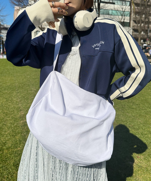 アジャスターベルト ユニセックス ビッグキャンバスショルダーバッグ / A4収納可能 | CL1221930 | ホワイト