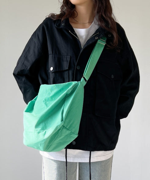 アジャスターベルト ユニセックス ビッグキャンバスショルダーバッグ / A4収納可能 | CL1221930 | グリーン