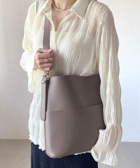 【A4収納可】フェイクレザーバケツショルダーバッグ | WOMEN | WR1223001 | グレイッシュベージュ