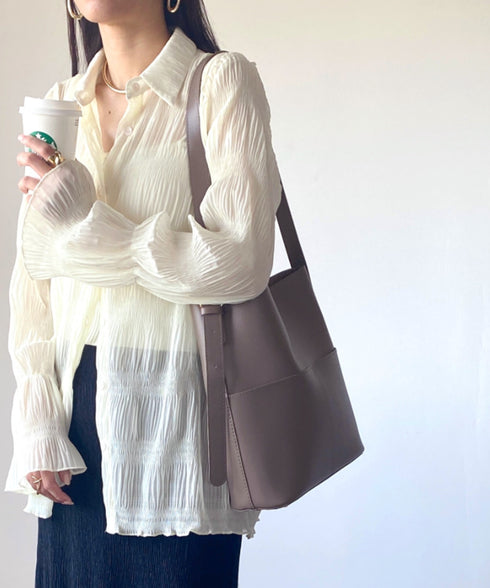 【A4収納可】フェイクレザーバケツショルダーバッグ | WOMEN | WR1223001 | グレイッシュベージュ