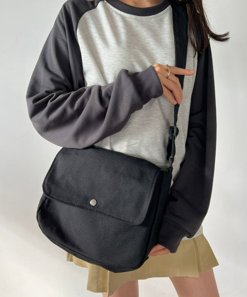 【A4サイズ対応】フラップキャンバススクエアショルダーバッグ | CL1231006 | ブラック