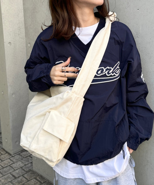 【A4サイズ対応】スマホポケット付き ビッグキャンバスショルダーバッグ | CL1231007 | アイボリー