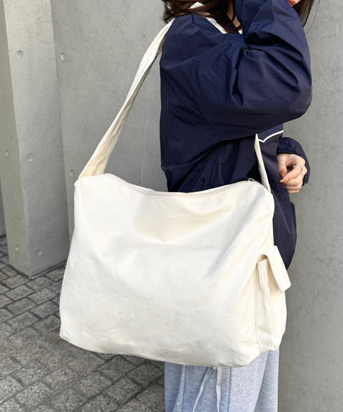 【A4サイズ対応】スマホポケット付き ビッグキャンバスショルダーバッグ | CL1231007 | アイボリー