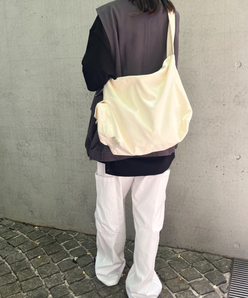 【A4サイズ対応】スマホポケット付き ビッグキャンバスショルダーバッグ | CL1231007 | アイボリー