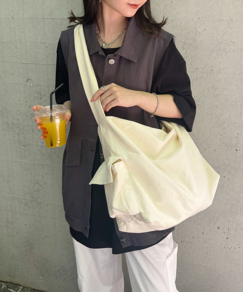 【A4サイズ対応】スマホポケット付き ビッグキャンバスショルダーバッグ | CL1231007 | アイボリー