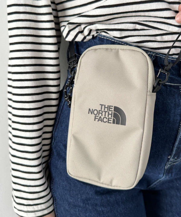 国内未発売 THE NORTH FACE(ザ・ノースフェイス)/ミニバッグ ミニショルダー スマホショルダー 財布 ポーチ サコッシュ/SIMPLE MINI BAG | IL1224032 | ライトベージュ