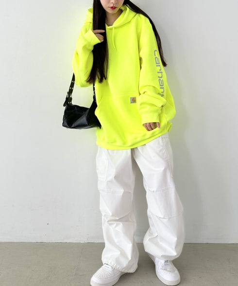 Carhartt(カーハート)/ ルーズフィット 袖ロゴ パーカー スウェット フーディー ミッドウエイト オーバーサイズ / K288 / Loose Fit Midweight Logo Sleeve Graphic Sweatshirt | IL2224045 | ライム