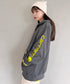 Carhartt(カーハート)/ ルーズフィット 袖ロゴ パーカー スウェット フーディー ミッドウエイト オーバーサイズ / K288 / Loose Fit Midweight Logo Sleeve Graphic Sweatshirt | IL2224045 | チャコールグレー