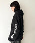Carhartt(カーハート)/ ルーズフィット 袖ロゴ パーカー スウェット フーディー ミッドウエイト オーバーサイズ / K288 / Loose Fit Midweight Logo Sleeve Graphic Sweatshirt | IL2224045 | ブラック