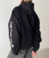 Carhartt(カーハート)/ ルーズフィット 袖ロゴ パーカー スウェット フーディー ミッドウエイト オーバーサイズ / K288 / Loose Fit Midweight Logo Sleeve Graphic Sweatshirt | IL2224045 | ブラック
