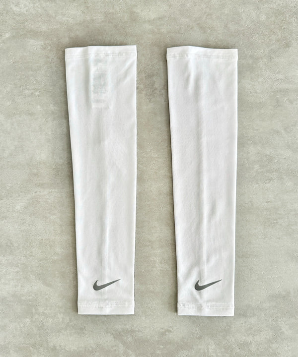 NIKE(ナイキ)/アームカバー スウッシュ ライトウェイト ドライフィット ランニングスリーブ 2.0 | IL6233003 | ホワイト
