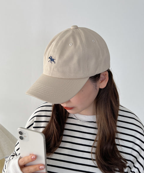 【POLOCHAMPS/ポロチャンプス】別注 ワンポイント 刺繍 ユニセックス ローキャップ | CL5231380 | グレイッシュベージュ