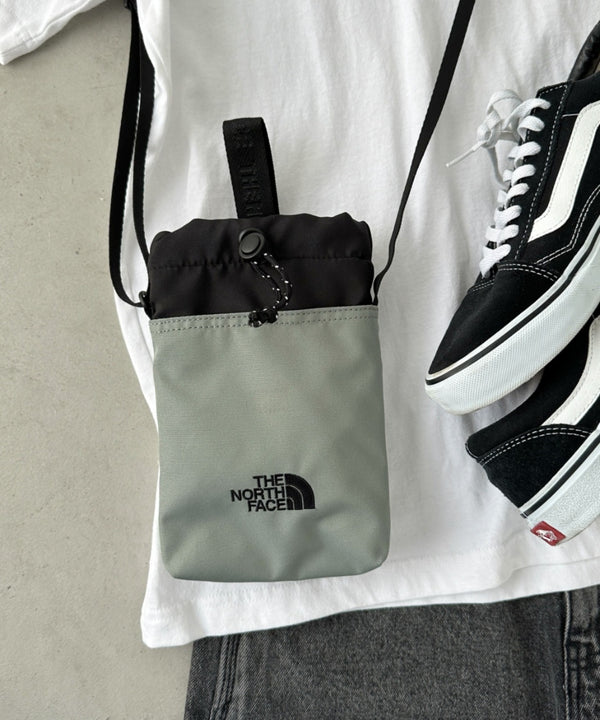 国内未発売 THE NORTH FACE(ザ・ノースフェイス)/ストリングギャザーミニショルダー スマホショルダー ポーチ/SIMPLE STRING BAG MINI | IL1231017 | カーキ