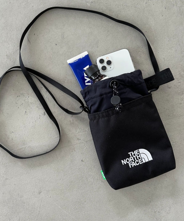 国内未発売 THE NORTH FACE(ザ・ノースフェイス)/ストリングギャザーミニショルダー スマホショルダー ポーチ/SIMPLE STRING BAG MINI | IL1231017 | ブラック