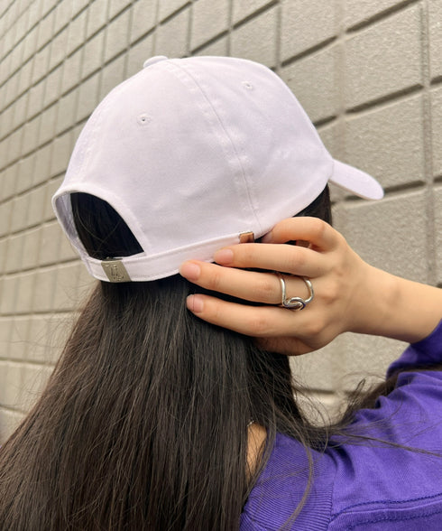 WOOALONG(ウアロン)/シグネチャー ロゴ ベースボール キャップ サイズ調整可能/Signature Logo ball cap | IL5231046 | ホワイト
