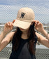 WOOALONG(ウアロン)/シグネチャー ロゴ ベースボール キャップ サイズ調整可能/Signature Logo ball cap | IL5231046 | ベージュ