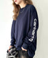 Carhartt(カーハート)/袖ロゴ ロンT USA規格 ルーズフィット ヘビーウェイト 6.75Oz ビッグサイズ オーバーサイズ コットン K231/ LOOSE FIT HEAVYWEIGHT LONG-SLEEVE LOGO SLEEVE GRAPHIC T-SHIRT | IM2233010 | ネイビー