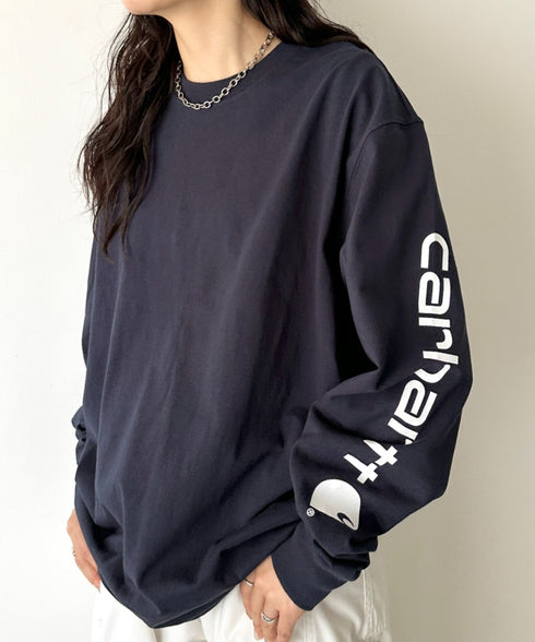 Carhartt(カーハート)/袖ロゴ ロンT USA規格 ルーズフィット ヘビーウェイト 6.75Oz ビッグサイズ オーバーサイズ コットン K231/ LOOSE FIT HEAVYWEIGHT LONG-SLEEVE LOGO SLEEVE GRAPHIC T-SHIRT | IM2233010 | ネイビー