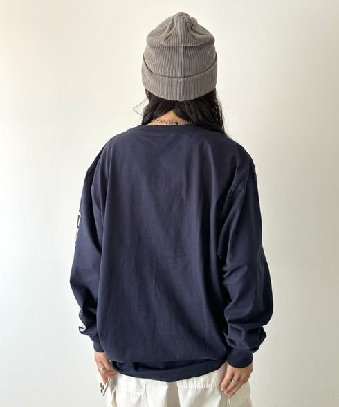 Carhartt(カーハート)/袖ロゴ ロンT USA規格 ルーズフィット ヘビーウェイト 6.75Oz ビッグサイズ オーバーサイズ コットン K231/ LOOSE FIT HEAVYWEIGHT LONG-SLEEVE LOGO SLEEVE GRAPHIC T-SHIRT | IM2233010 | ネイビー
