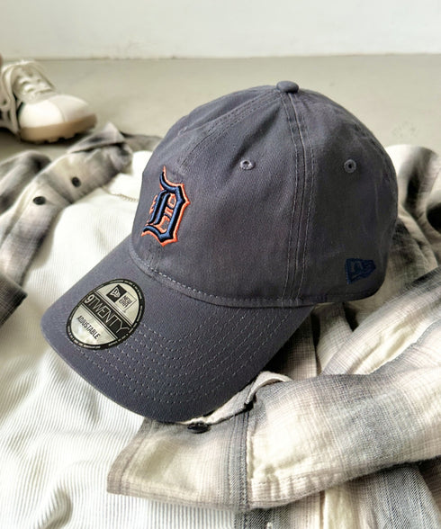 NEW ERA(ニューエラ)/9TWENTY MLB CORE CLASSIC 限定 メジャーリーグ べースボール ロゴキャップ MLB公式 チームロゴネームタグ アジャスター付 サイズ調整可能 | IM5232030 | チャコールグレー