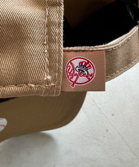NEW ERA(ニューエラ)/9TWENTY MLB CORE CLASSIC 限定 メジャーリーグ べースボール ロゴキャップ MLB公式 チームロゴネームタグ アジャスター付 サイズ調整可能 | IM5232030 | ベージュ
