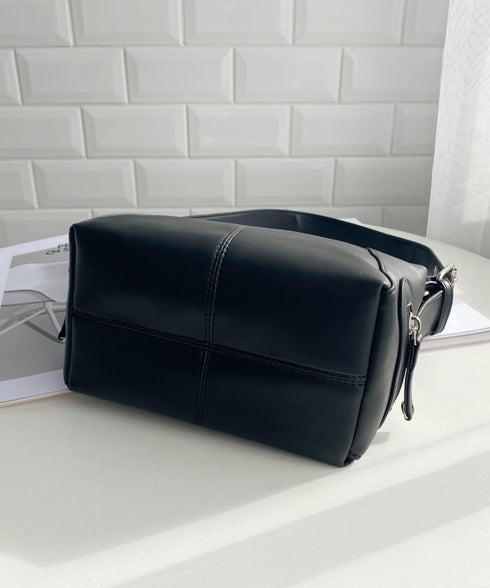 フェイクレザーベルトデザインハンドバッグ | WOMEN | WR1233013 | ブラック