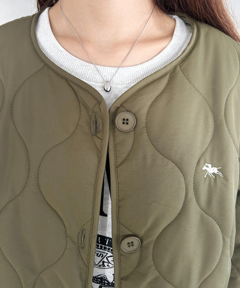 【POLO CHAMPS/ポロチャンプス】 別注 袖取り外し2WAYキルティングジャケット | MD2234001 | カーキ