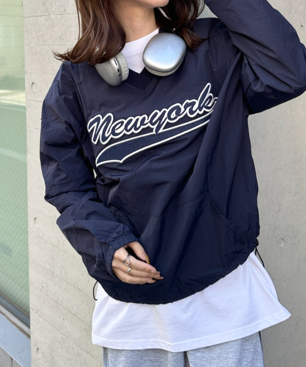 カレッジロゴ刺繍ナイロンプルオーバー | CL2233853 | ネイビー