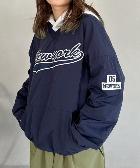 カレッジロゴ刺繍ナイロンプルオーバー | CL2233853 | ネイビー