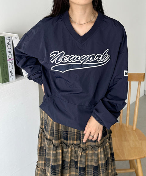 カレッジロゴ刺繍ナイロンプルオーバー | CL2233853 | ネイビー