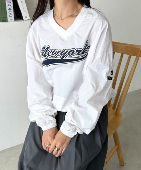 カレッジロゴ刺繍ナイロンプルオーバー | CL2233853 | ホワイト