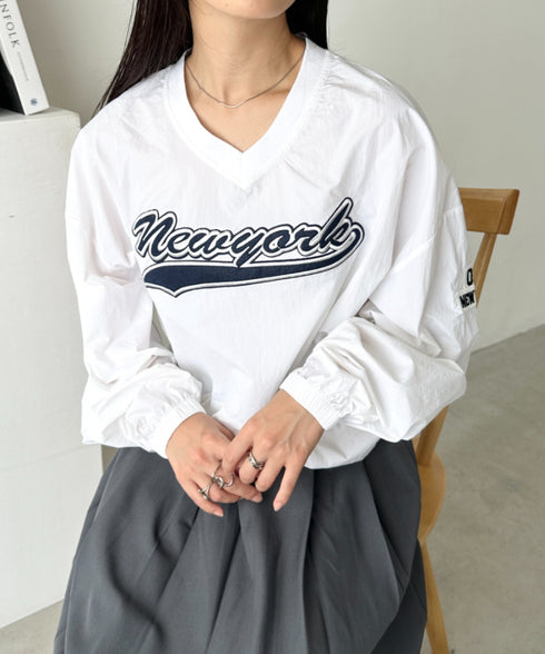 カレッジロゴ刺繍ナイロンプルオーバー | CL2233853 | ホワイト