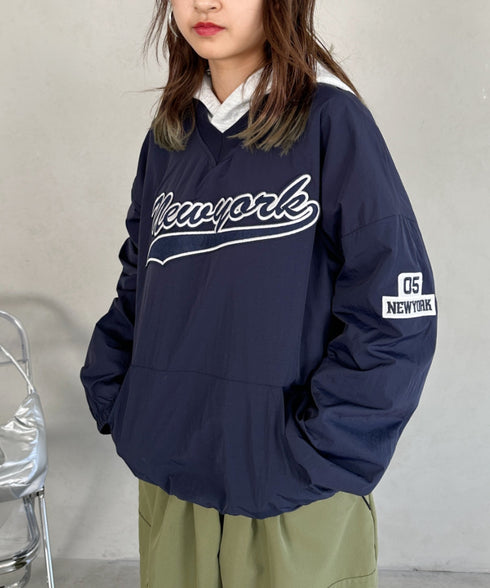 カレッジロゴ刺繍ナイロンプルオーバー | CL2233853 | ネイビー