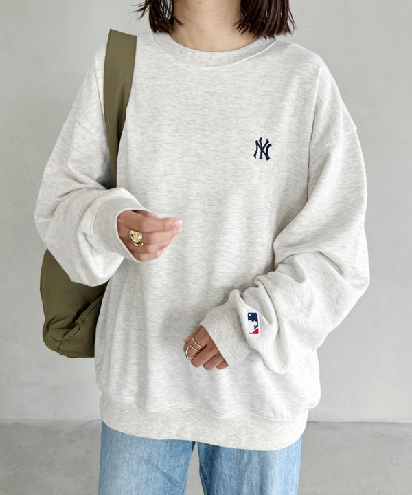 【MLB/エムエルビー】メジャーリーグベースボール 別注 チームロゴ刺繍 裏毛スウェット | MD2233027 | グレー