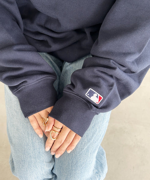 【MLB/エムエルビー】メジャーリーグベースボール 別注 チームロゴ刺繍 裏毛スウェット | MD2233027 | ネイビー