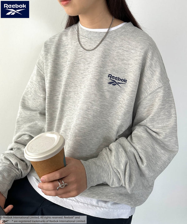 【WEB限定 別注】Reebok(リーボック)/ワンポイント 刺繍ロゴ クルーネック スウェット | IM2234029 | グレー