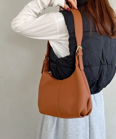 round moon shoulder bag/ワンハンドルラウンドムーンPUショルダーバッグ | UN12410052 | ブラウン