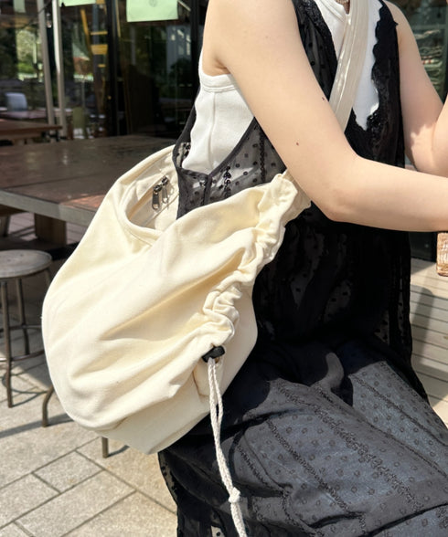 ドローコードギャザーキャンバスショルダーバッグ | CL12410114 | アイボリー