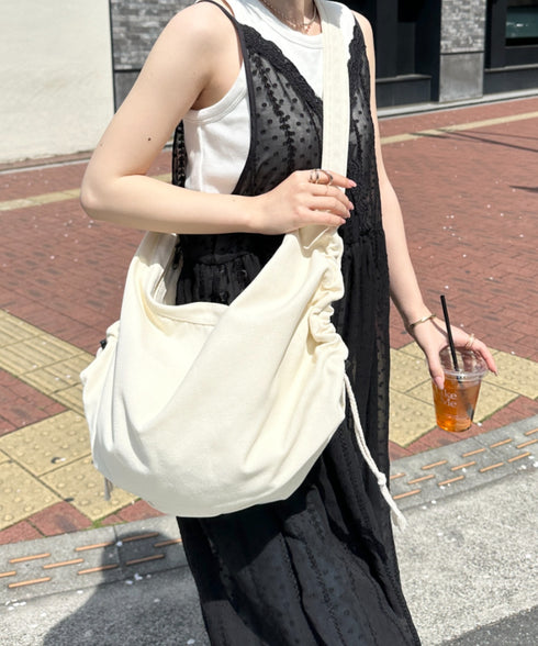 ドローコードギャザーキャンバスショルダーバッグ | CL12410114 | アイボリー