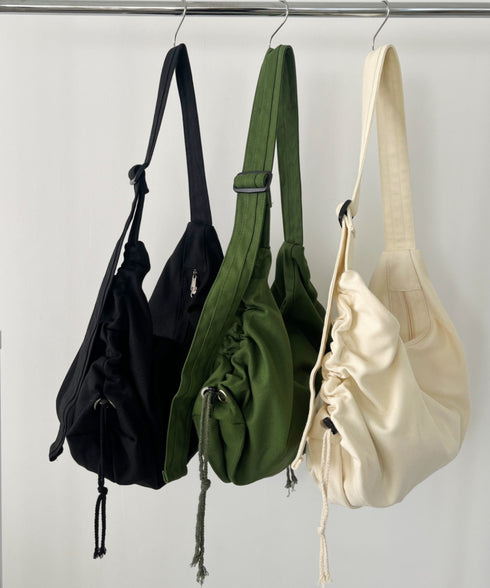 ドローコードギャザーキャンバスショルダーバッグ | CL12410114 | アイボリー