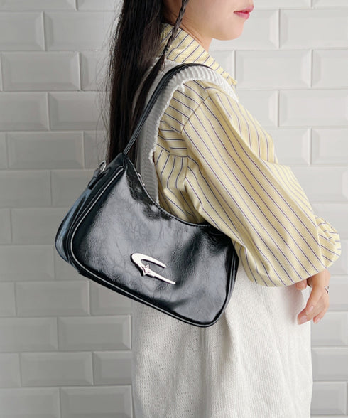 メタルモチーフワンハンドルショルダーバッグ | NU12410129 | ブラック