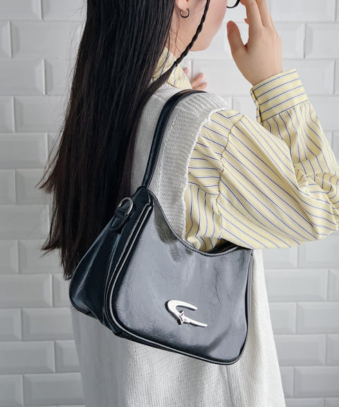 メタルモチーフワンハンドルショルダーバッグ | NU12410129 | ブラック