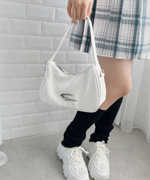 メタルモチーフワンハンドルショルダーバッグ | NU12410129 | アイボリー