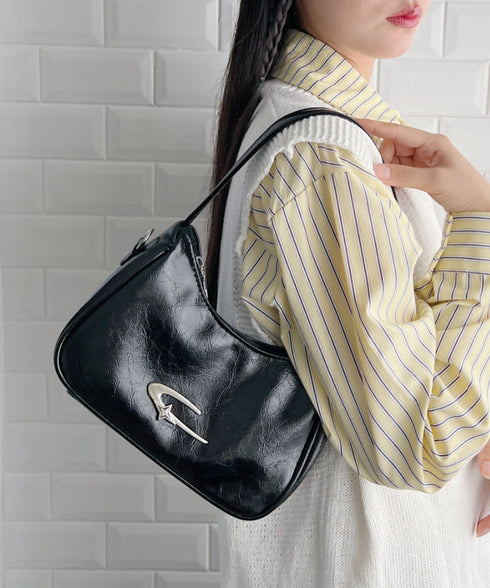 メタルモチーフワンハンドルショルダーバッグ | NU12410129 | ブラック