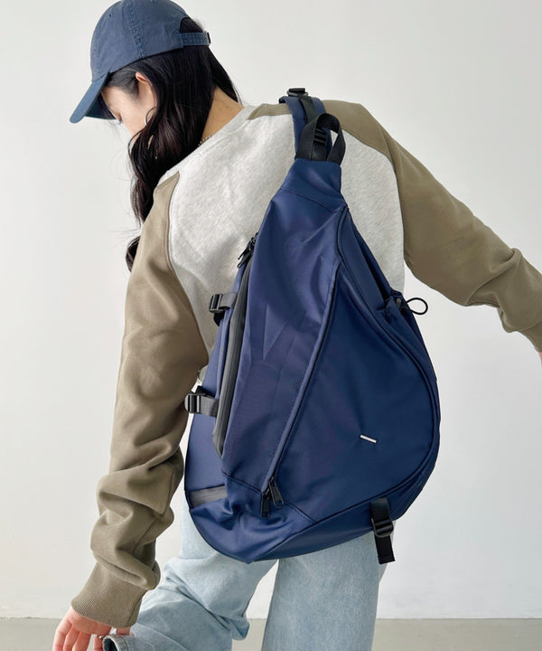 ワンポイントボディバッグ/ユニセックス メッセンジャーバッグ | CL12410160 | ネイビー