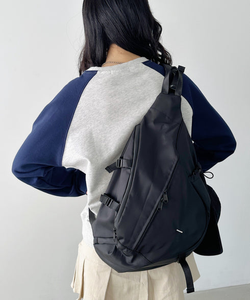 ワンポイントボディバッグ/ユニセックス メッセンジャーバッグ | CL12410160 | ブラック