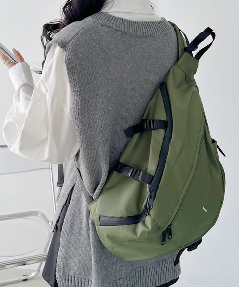 ワンポイントボディバッグ/ユニセックス メッセンジャーバッグ | CL12410160 | カーキ